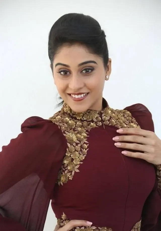 Regina Cassandra Photoshoot In Ponytail Hairstyle